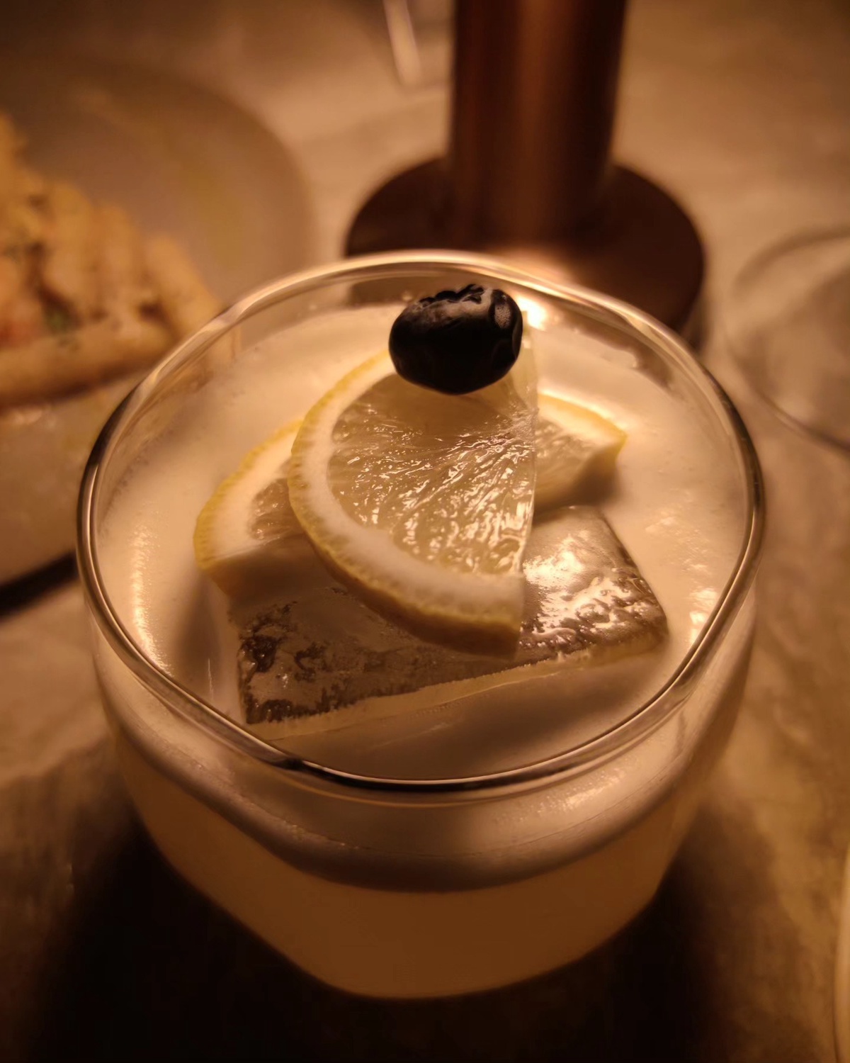 เครื่องดื่มแก้วโปรด กับบรรยากาศที่ใช่ at Machue 🍸🌙